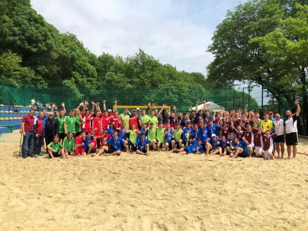 Команда Ставропольского края стала победителем юношеского первенства России по пляжному гандболу