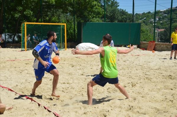 «Динамо-Виктор» вышло в лидеры после первого тура чемпионата России по пляжному гандболу